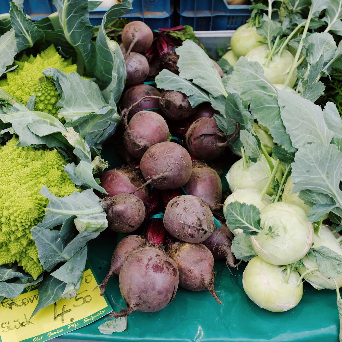 Légumes frais proposés par une épicerie